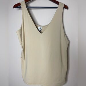 Worthington V-neck sleeveless Tank